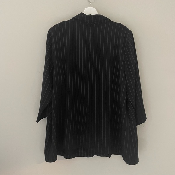 NYCC Black Pinstriped Women's Blazer One Button Closure, Women’s 3X - Picture 3 of 16